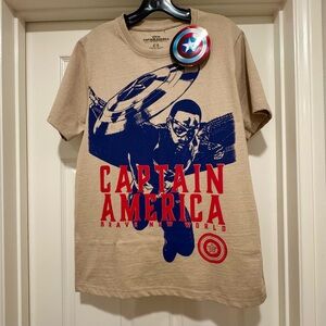 NWT Marvel Captain America, Falcon, Red Hulk Cotton Blend T-Shirt Mens Medium